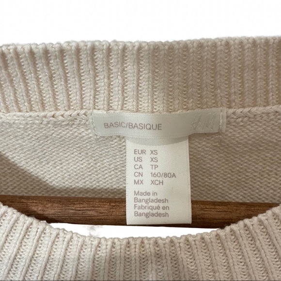 H&M Basic Knit Sweater Size XS Ivory/Cream - Picture 2 of 4